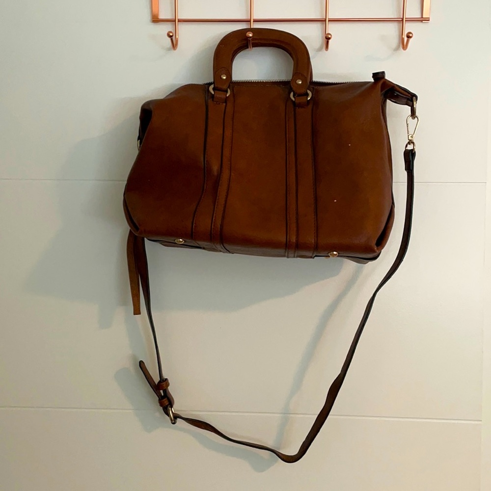 ModaLux Messenger Bag